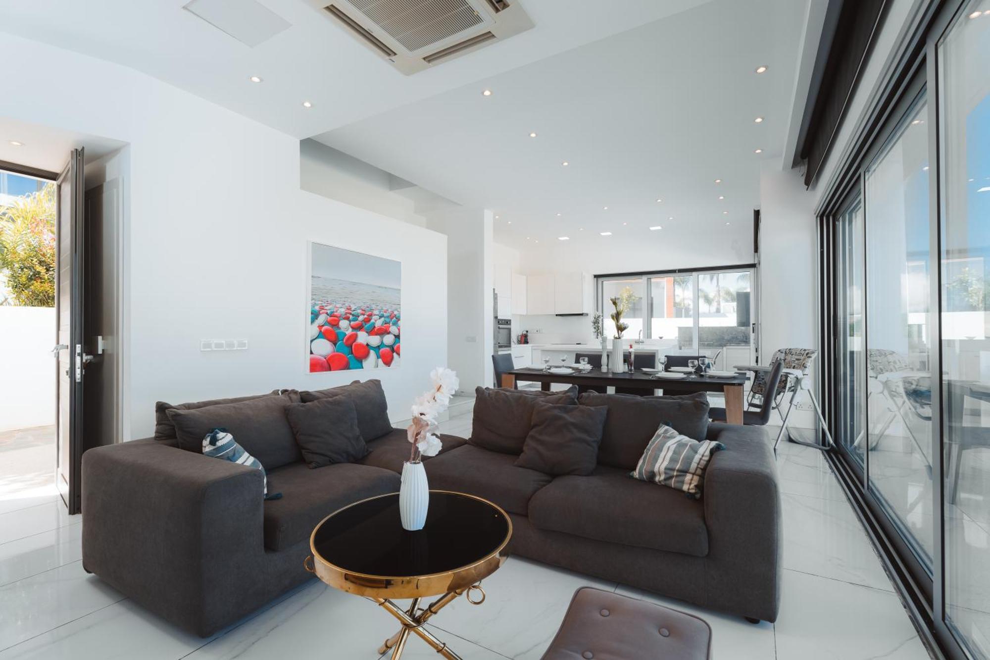 פאראלימני Seaside Luxury Villa מראה חיצוני תמונה