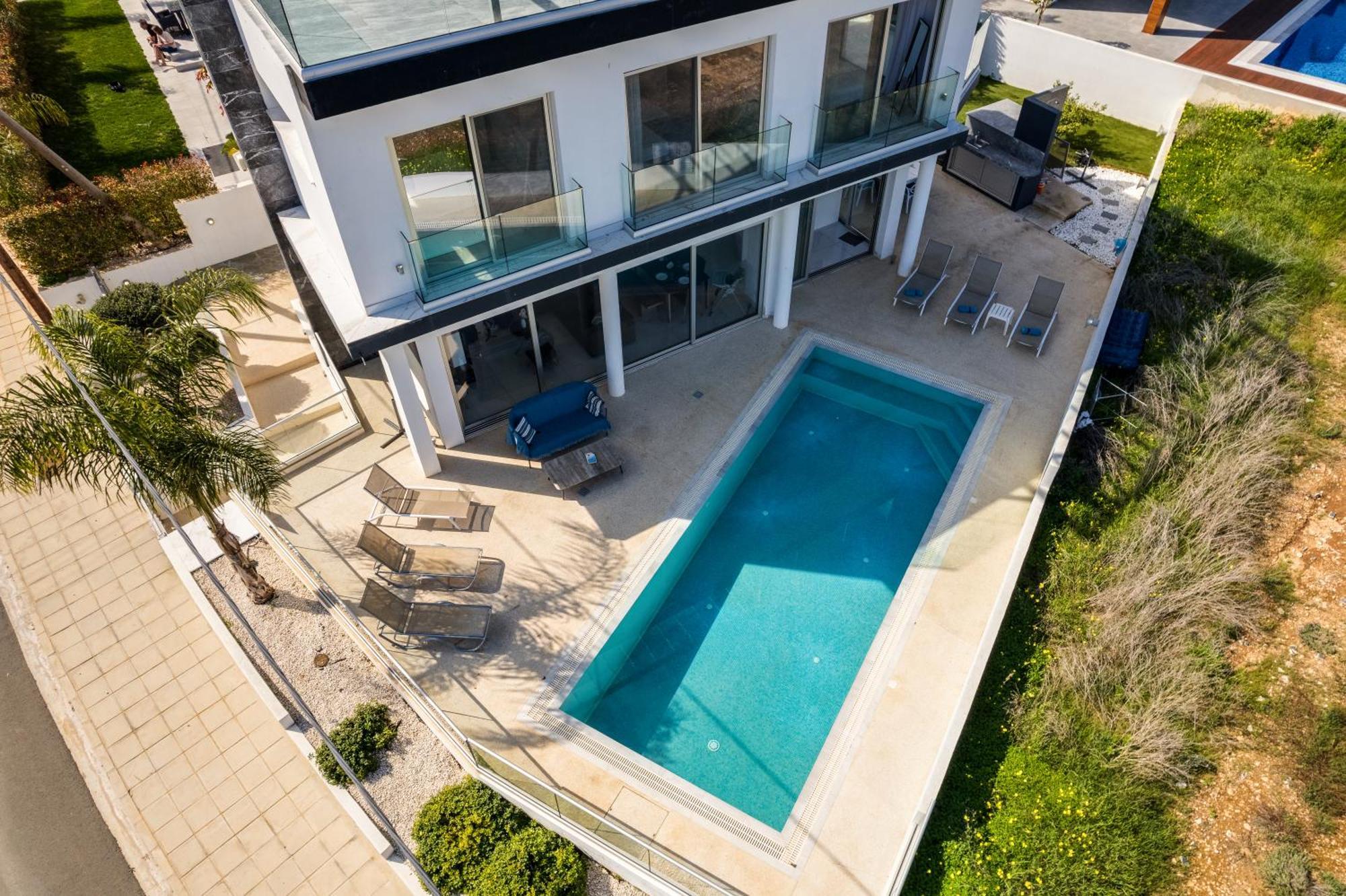 פאראלימני Seaside Luxury Villa מראה חיצוני תמונה