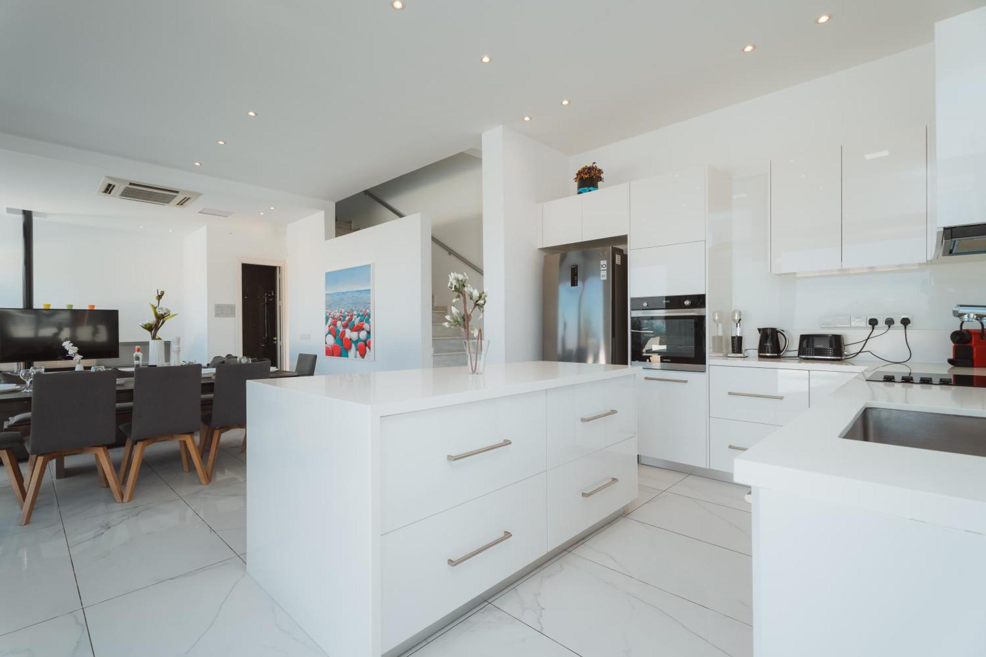 פאראלימני Seaside Luxury Villa מראה חיצוני תמונה
